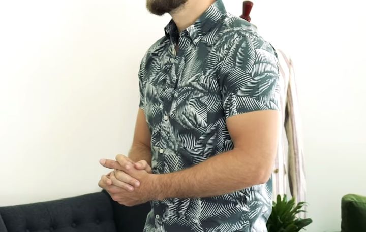 Analyzing how good the prints of the Hawaiian shirt