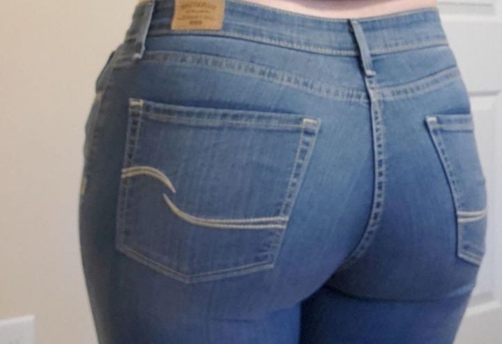 Wearing out the comfortable muffin top jeans from Levi Strauss