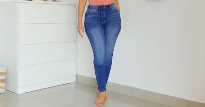 Checking the features of the jeans for a pear-shaped body