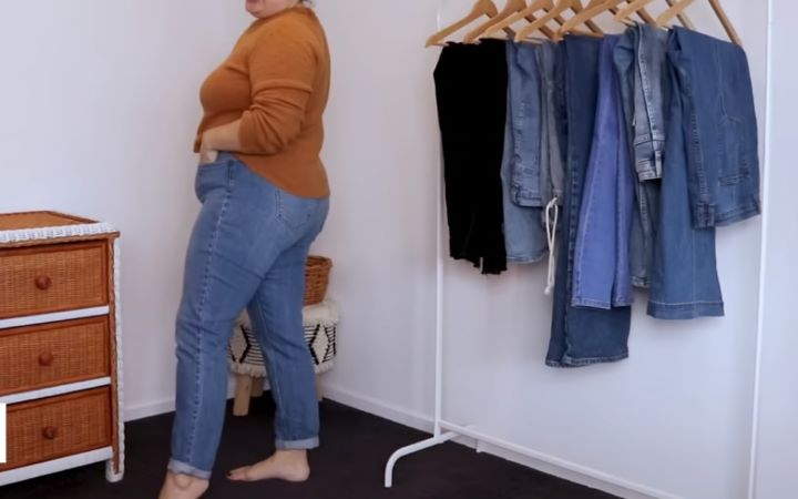 Testing how comfortable the plus size jeans for women