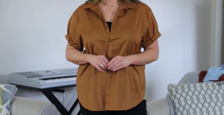 Analyzing the fabric used in the Shirt for an Apple Shape